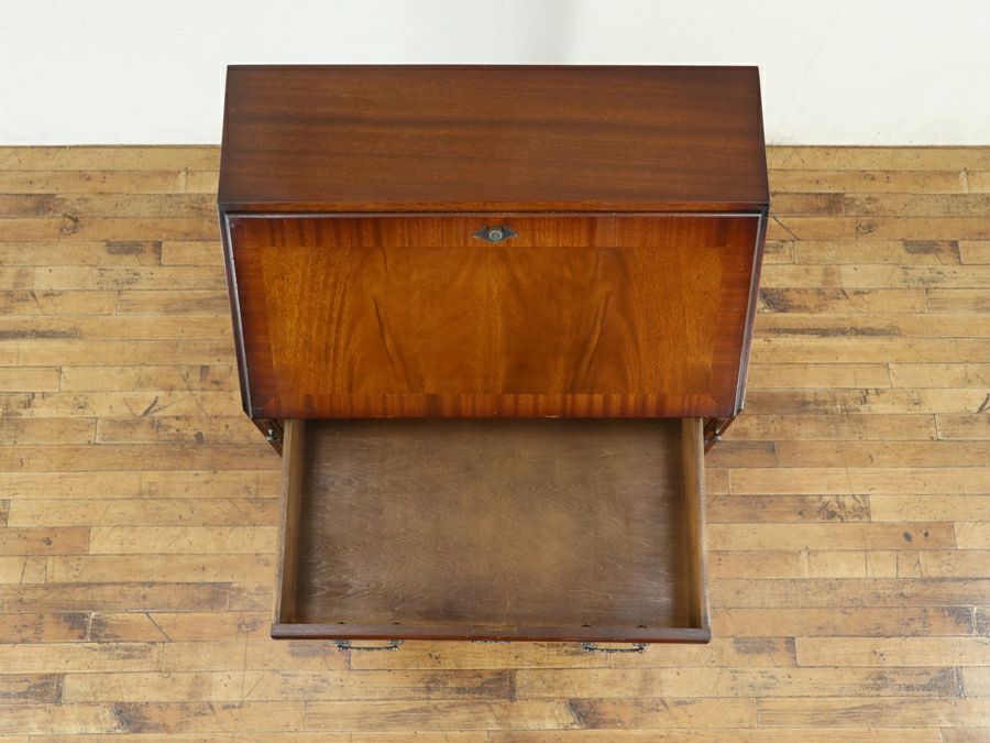 マホガニー材特有の美しい杢目を活かしたライティングビューロー 80838