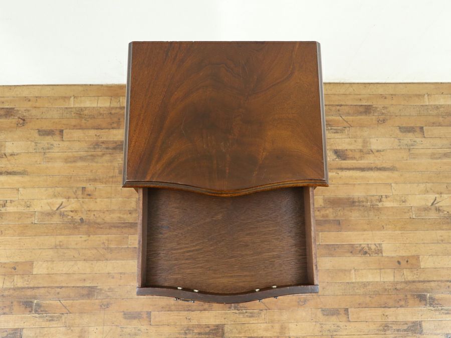 マホガニーの美しい杢目 サーペンタインフロント チェストオンチェスト 80733